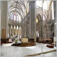 Cathédrale Notre-Dame de Coutances, photo ChBougui, Wikipedia.jpg
